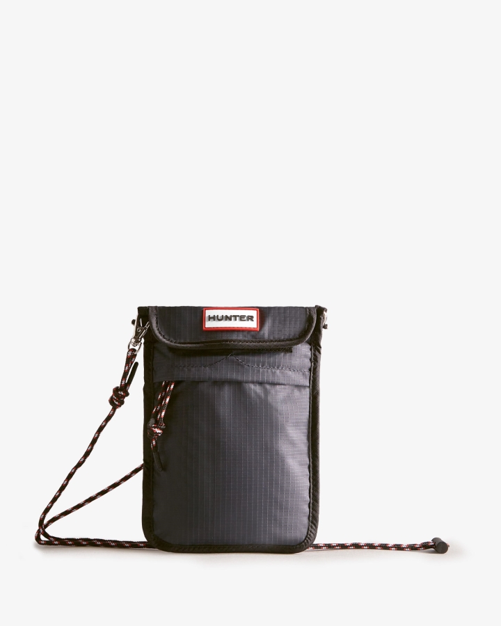 hunter_packable_phone_pouch_navy.jpg Hunter Packable Phone Pouch Navy - Image 1
